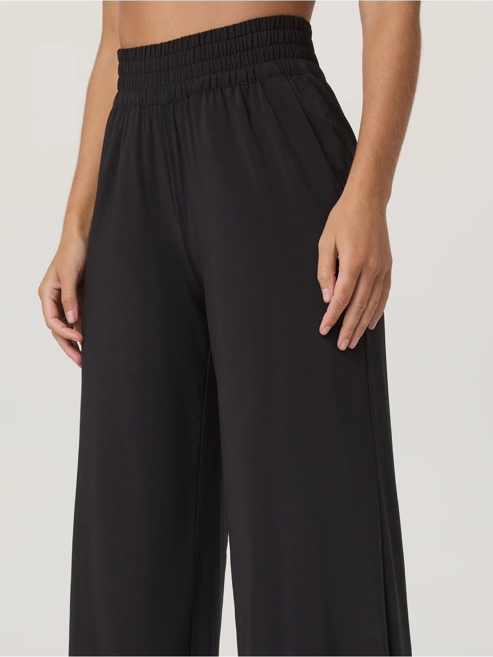 Vuori Villa Wideleg Pant Black NWT Women’s Size XL VW4047 Wide Leg $128 Silky - Picture 5 of 16